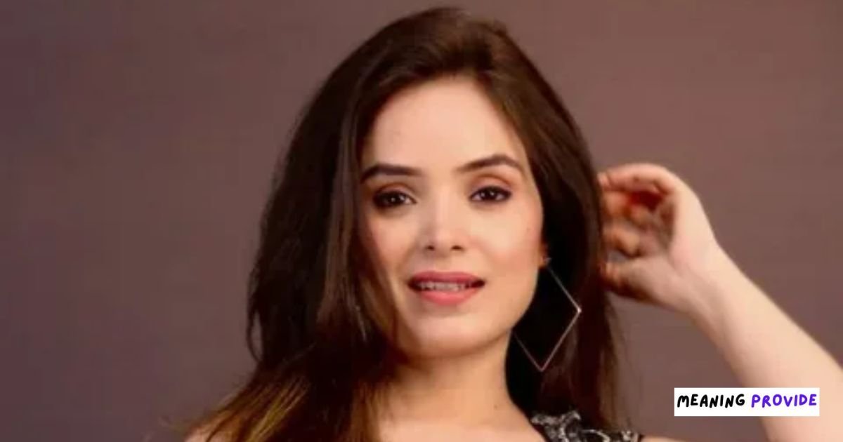 Simran Dhanwani Height